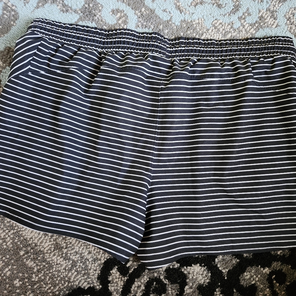 All in Motion Women’s Striped Shorts – Size 2X (XXL) - Picture 3 of 5